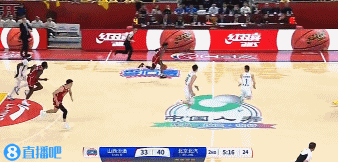 😫就是打不进！古德温上篮被周琦封盖&法耶补扣砸飞