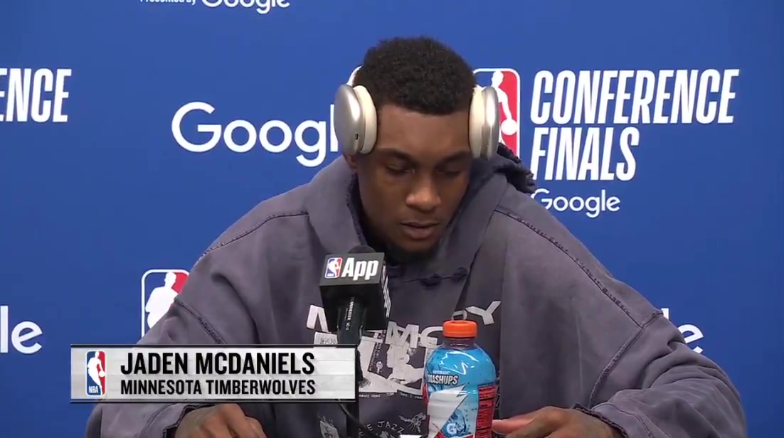 💢怒推亚历山大吃恶犯？👀麦丹：我只想犯规 我一点也不生气